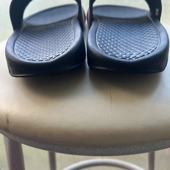 OSU Buckeye Sandals - Picture 7 of 9